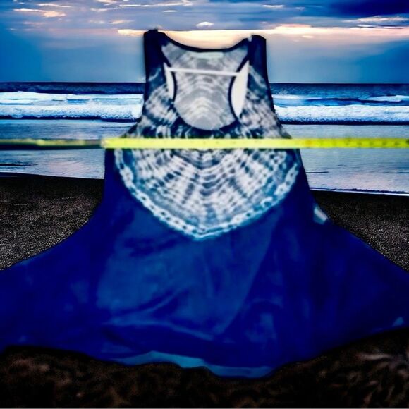 🍭 Maurices Top Navy/White Sheer Tie-dye Racerback Shark-bite Tank Size Small - Picture 9 of 16